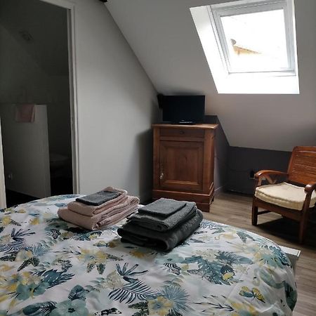 Le Gite Des Serres Parne-sur-Roc Exterior foto