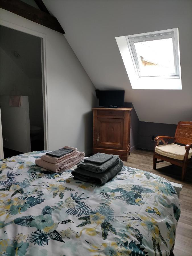 Le Gite Des Serres Parne-sur-Roc Exterior foto